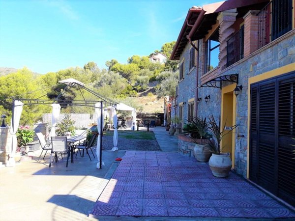 casa indipendente in vendita a Seborga