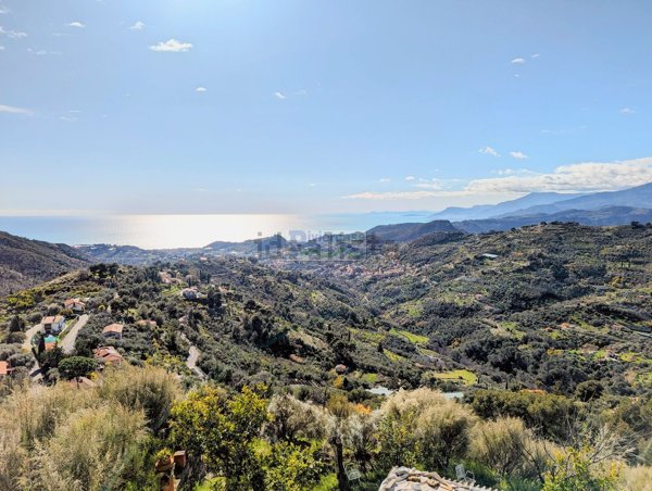 casa indipendente in vendita a Seborga