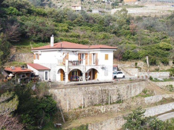 casa indipendente in vendita a Soldano
