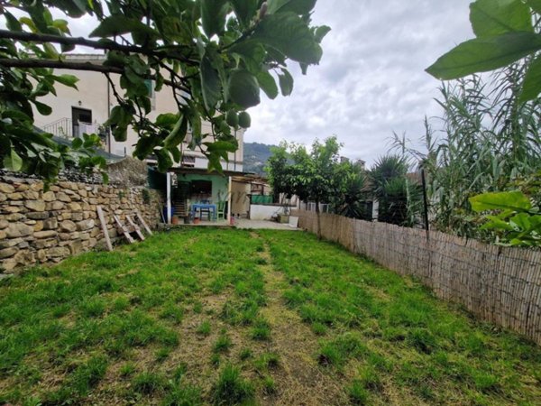 casa indipendente in vendita a Soldano