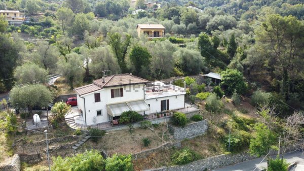 casa indipendente in vendita a Soldano
