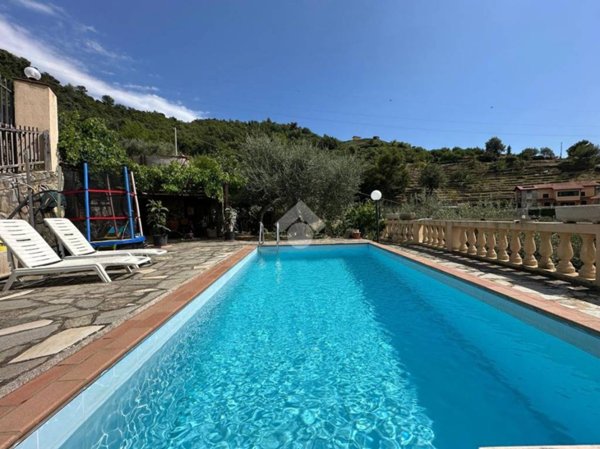 casa indipendente in vendita a Soldano