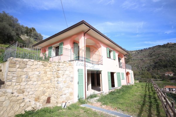 casa indipendente in vendita a Soldano