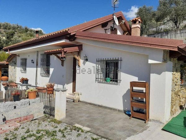 casa indipendente in vendita a Soldano