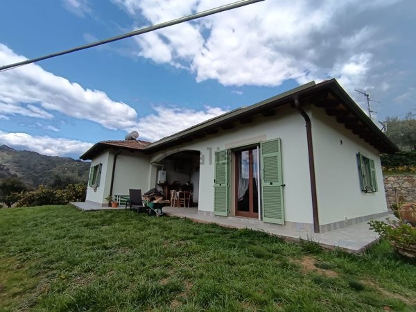 casa indipendente in vendita a Soldano