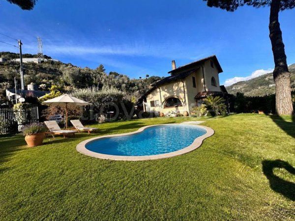 casa indipendente in vendita a Soldano