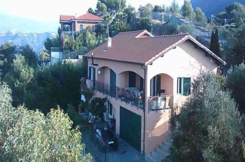 casa indipendente in vendita a Soldano in zona San Martino