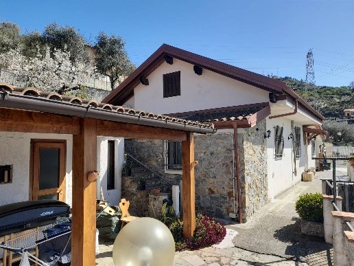 casa indipendente in vendita a Soldano in zona San Martino