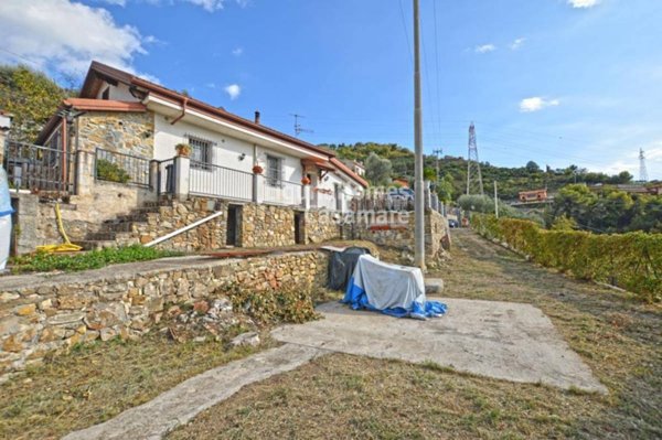 casa indipendente in vendita a Soldano in zona San Martino