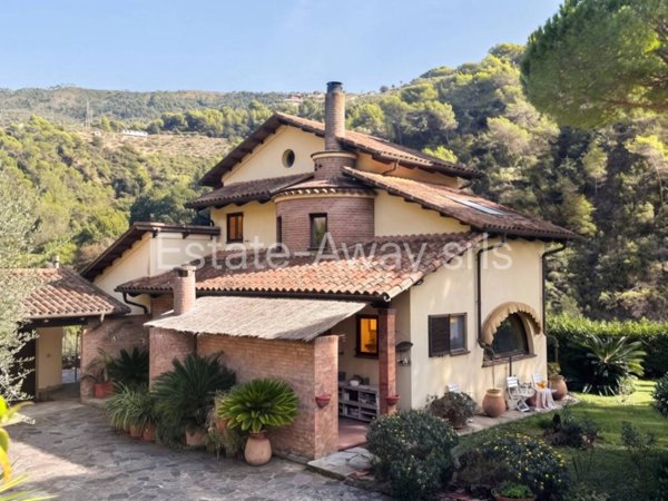 casa indipendente in vendita a Soldano
