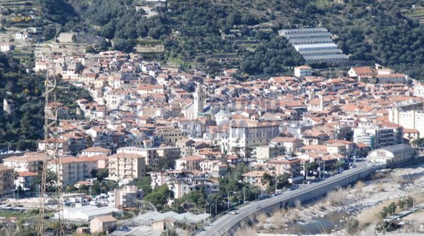 appartamento in vendita a Taggia in zona Arma di Taggia