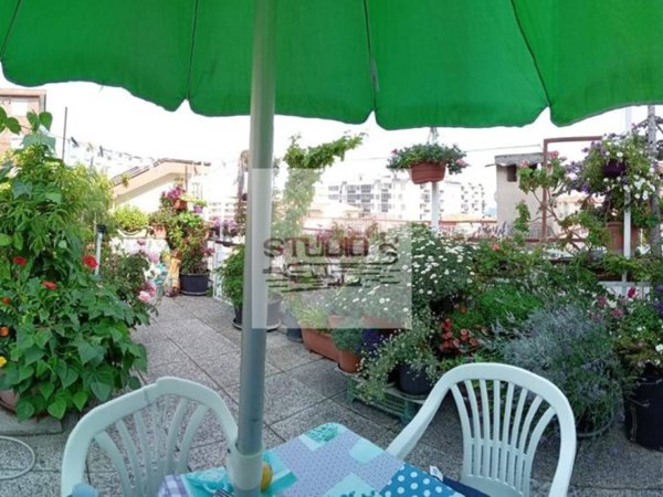 appartamento in vendita a Taggia in zona Arma di Taggia