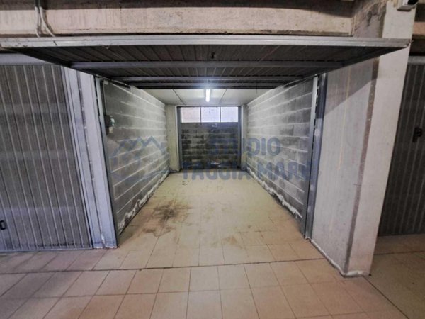 appartamento in vendita a Taggia in zona Arma di Taggia