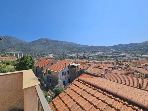 quadrivano in vendita a Taggia