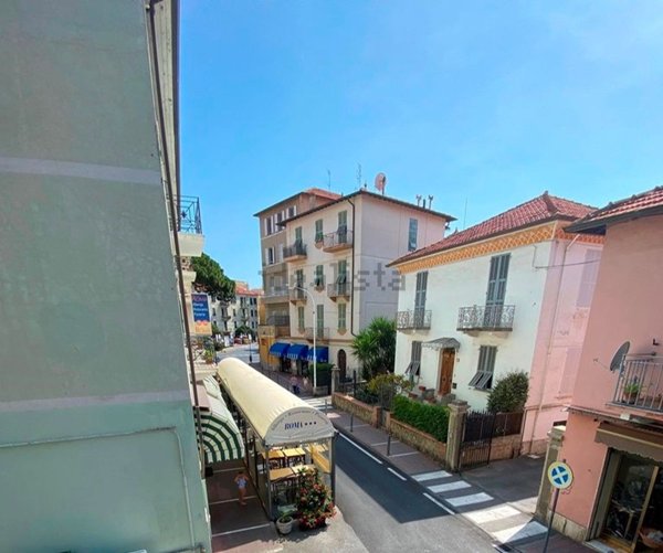 appartamento in vendita a Taggia in zona Arma di Taggia