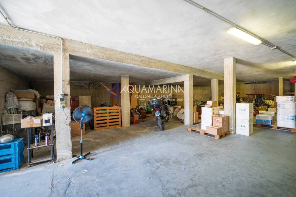 locale di sgombero in vendita a Taggia