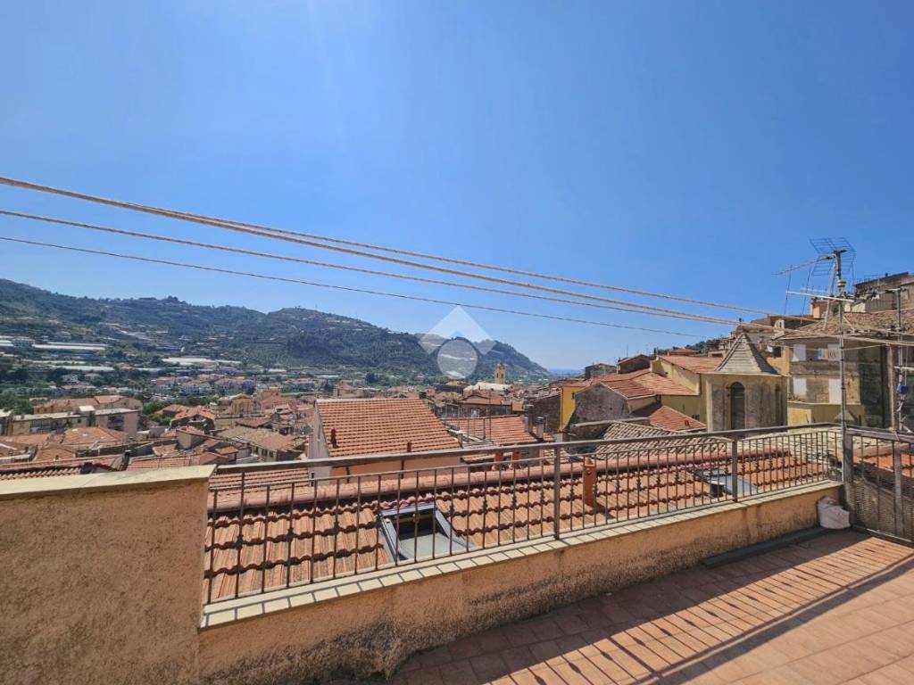 casa indipendente in vendita a Taggia