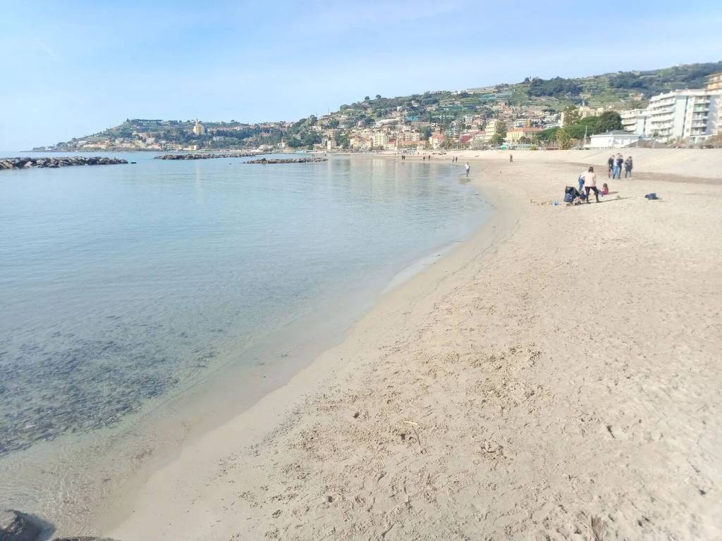 appartamento in vendita a Taggia in zona Arma di Taggia
