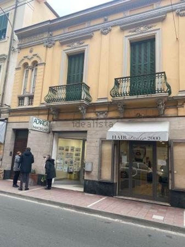 appartamento in vendita a Taggia in zona Arma di Taggia