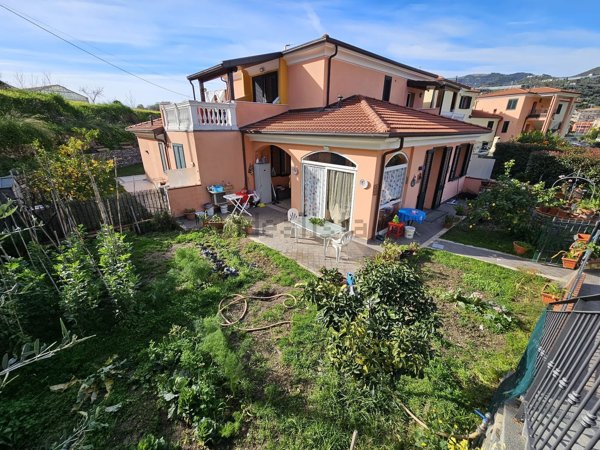 appartamento in vendita a Taggia
