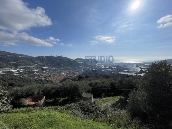 appartamento in vendita a Taggia in zona Arma di Taggia
