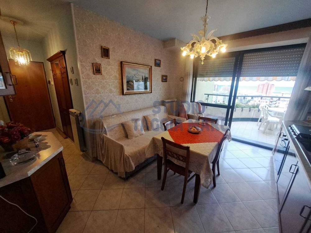 appartamento in vendita a Taggia in zona Arma di Taggia