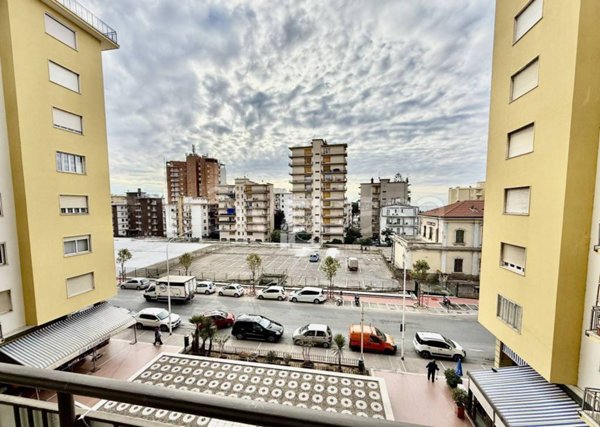 appartamento in vendita a Taggia in zona Arma di Taggia