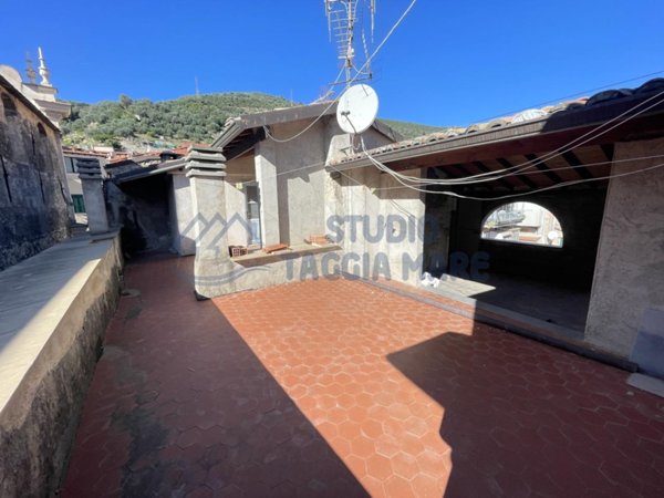 appartamento in vendita a Taggia in zona Arma di Taggia