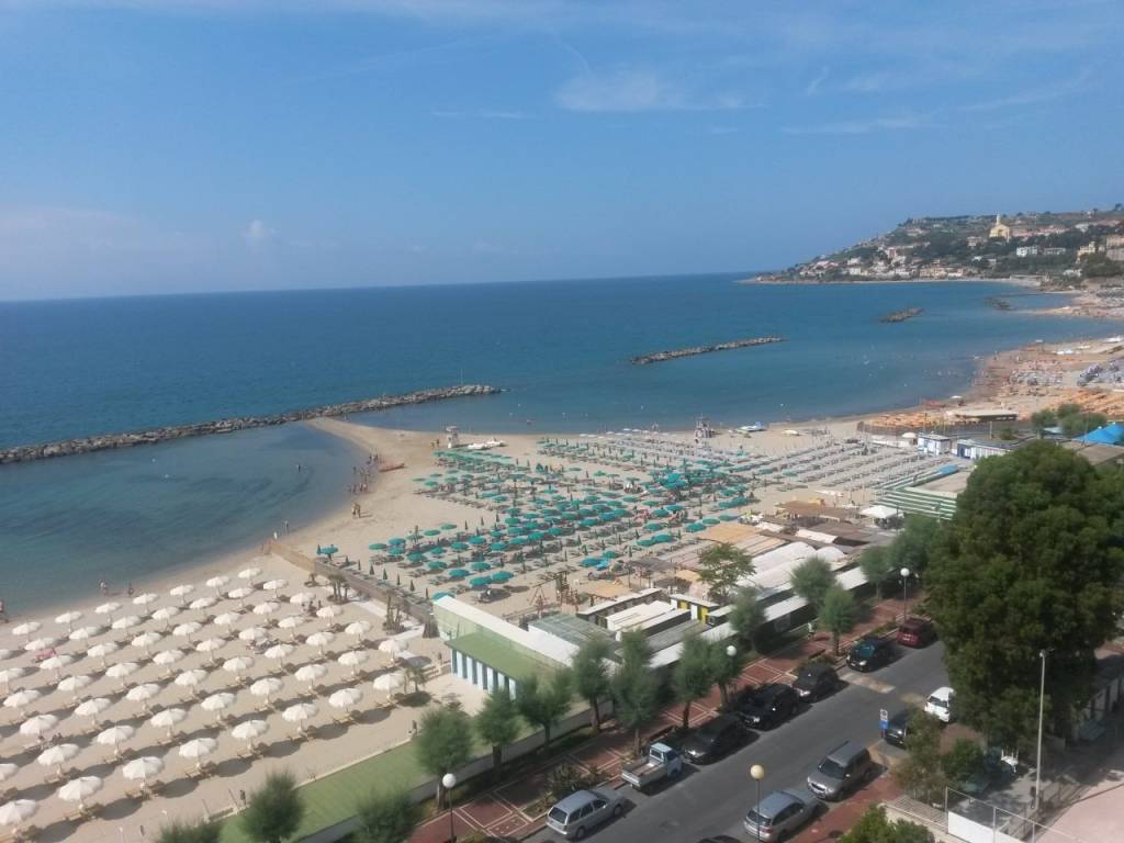 appartamento in vendita a Taggia in zona Arma di Taggia