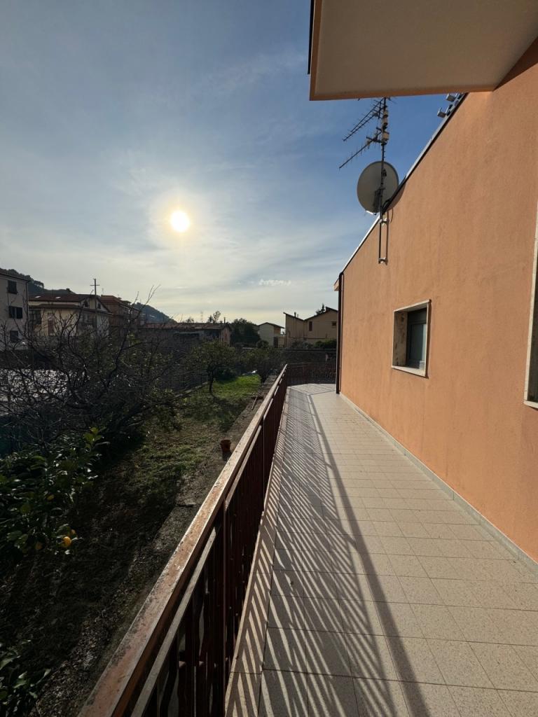 appartamento in vendita a Taggia in zona Arma di Taggia