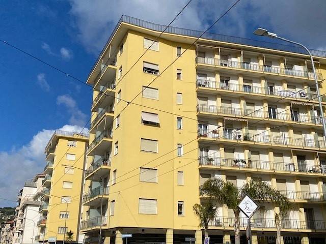 appartamento in vendita a Taggia in zona Arma di Taggia