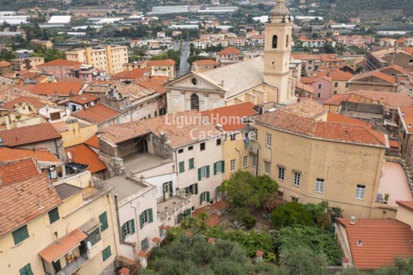 casa indipendente in vendita a Taggia