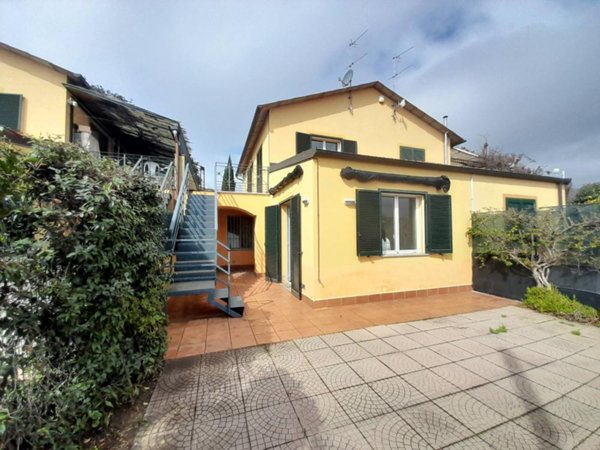 casa indipendente in vendita a Taggia in zona Arma di Taggia