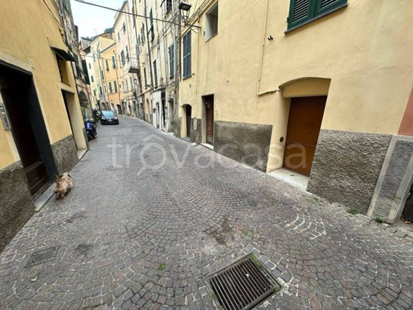 locale commerciale in vendita a Taggia