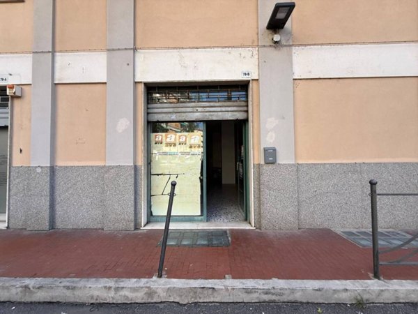 locale commerciale in vendita a Taggia