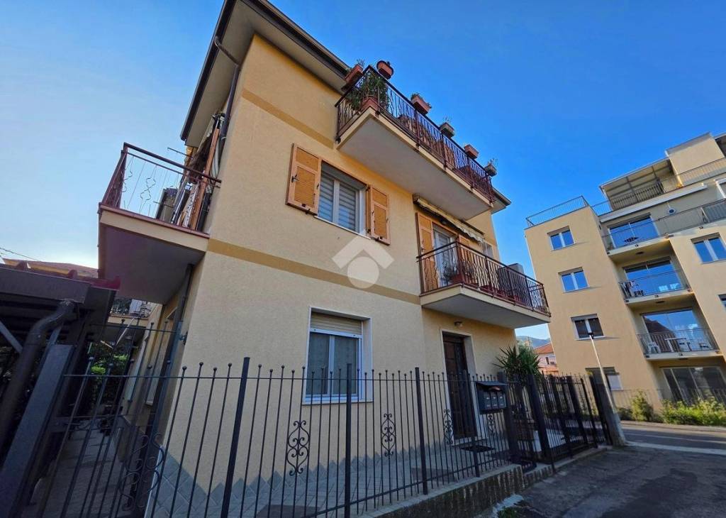 appartamento in vendita a Taggia in zona Arma di Taggia