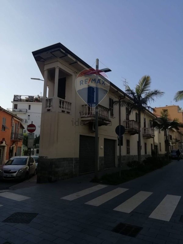 appartamento in vendita a Taggia in zona Arma di Taggia