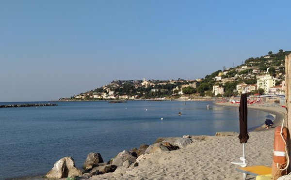 appartamento in vendita a Taggia in zona Arma di Taggia