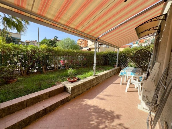 appartamento in vendita a Taggia in zona Arma di Taggia