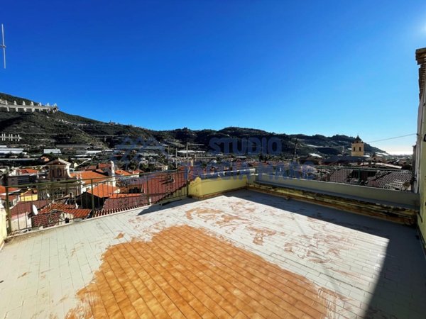 appartamento in vendita a Taggia in zona Arma di Taggia