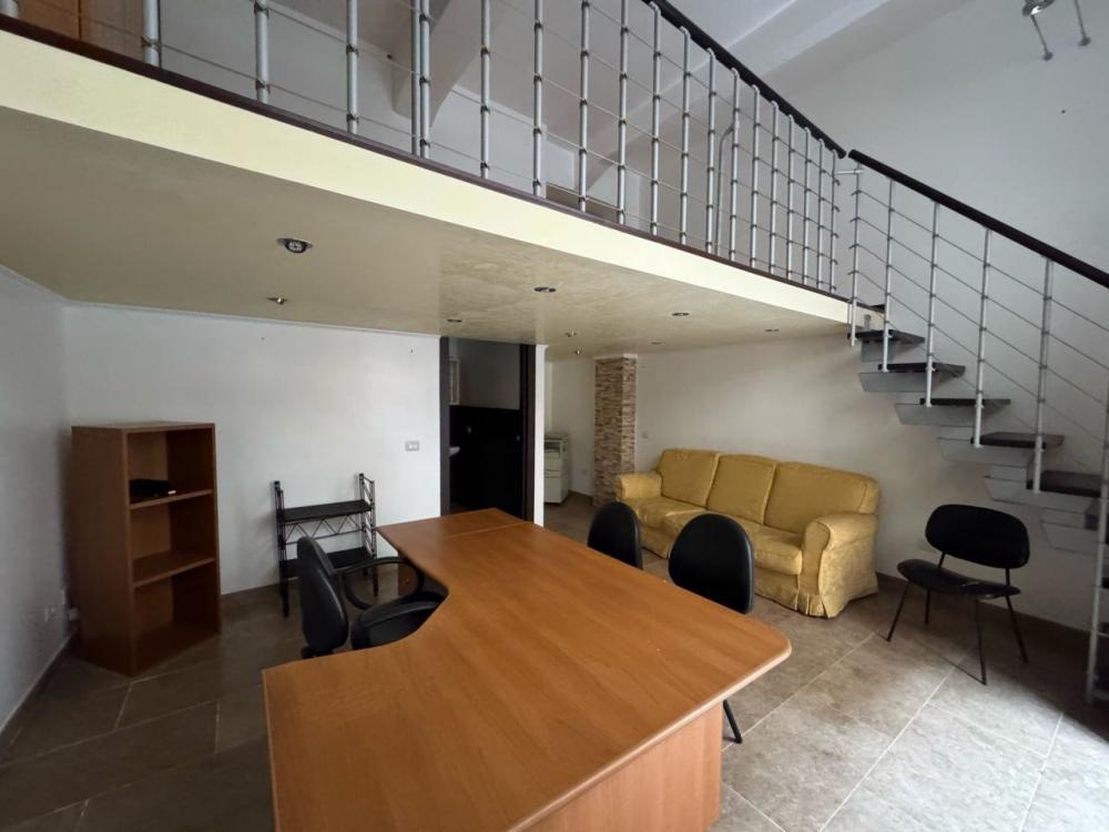 ufficio in vendita a Taggia in zona Arma di Taggia