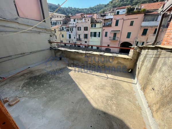 appartamento in vendita a Taggia in zona Arma di Taggia