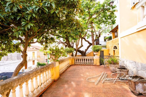 casa indipendente in vendita a Taggia