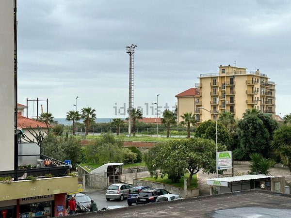 appartamento in vendita a Taggia in zona Arma di Taggia