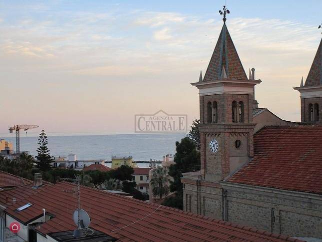 appartamento in vendita a Taggia in zona Arma di Taggia