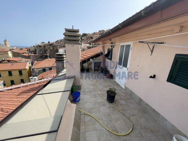appartamento in vendita a Taggia in zona Arma di Taggia