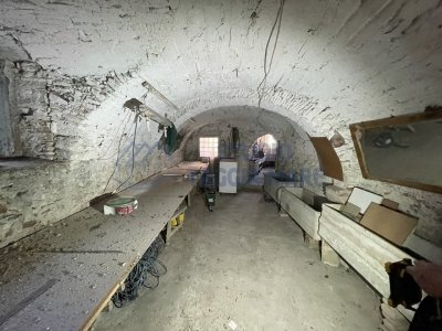 locale di sgombero in vendita a Taggia