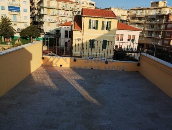 appartamento in vendita a Taggia in zona Arma di Taggia