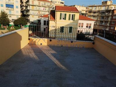 appartamento in vendita a Taggia in zona Arma di Taggia