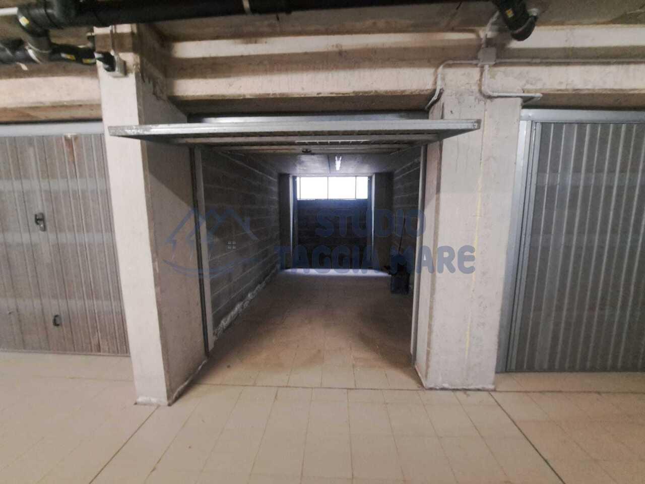 appartamento in vendita a Taggia in zona Arma di Taggia